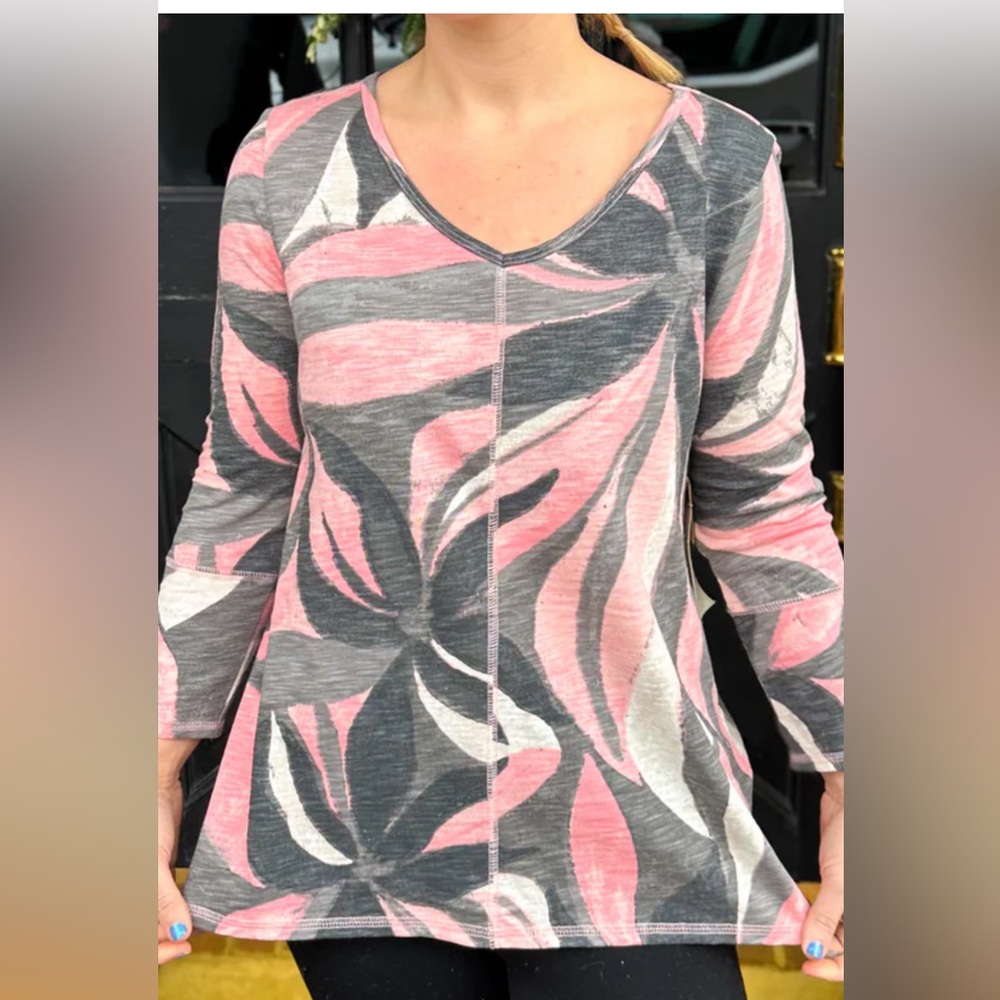 Women's V-Neck Pink & Gray Leaf-Print Tunic